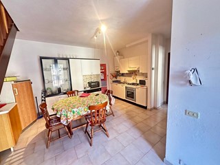 Quadrilocale in Vendita a Luni, zona Luni Mare, 168'000€, 91 m²