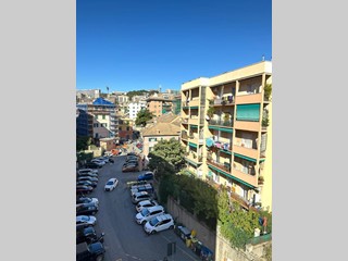 Appartamento in Vendita a Genova, 117'000€, 77 m²