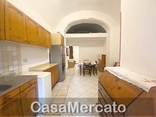 Bilocale in Vendita a Rocca di Papa, zona Campi + Centro Fortezza, 35'000€, 60 m²