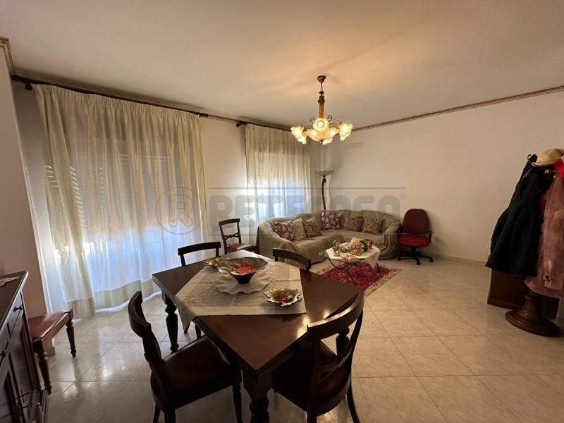 Appartamento in Vendita a Mazara del Vallo, 150'000€, 160 m², con Box