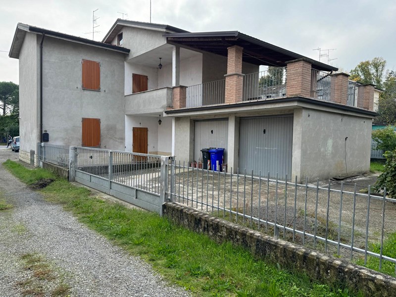 Casa Indipendente in Vendita a Medesano, zona medesano, 350'000&euro;, 190 m²