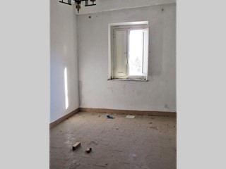 Villetta a schiera in Vendita a Lucca, zona San Donato, 120'000€, 185 m²