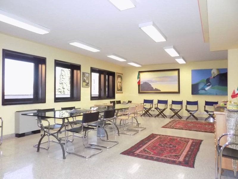 Ufficio in Vendita a Santa Croce sull'Arno, 450'000€, 475 m²