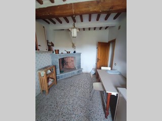 Casa Indipendente in Vendita a Chianni, 69'000€, 280 m²