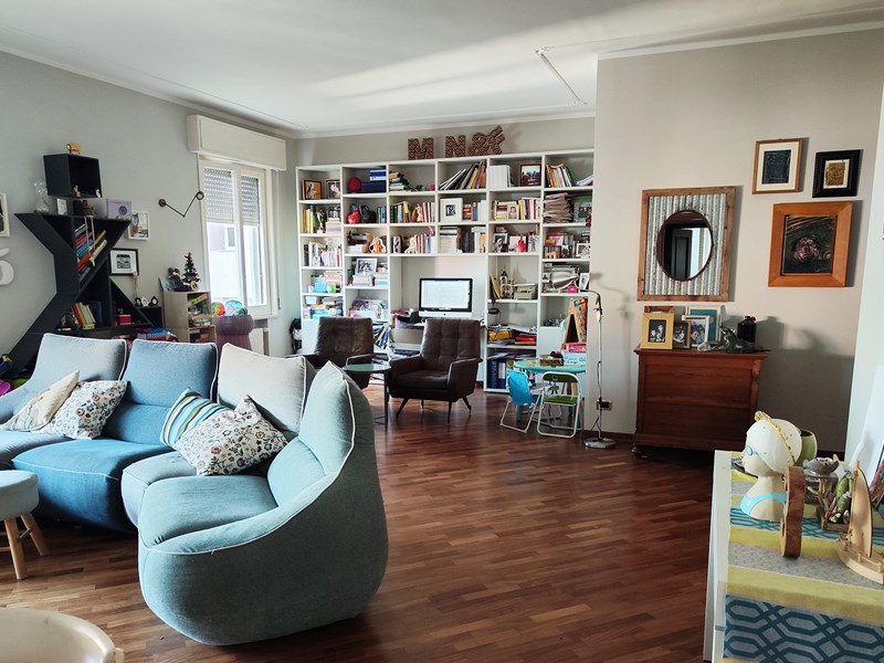 Trilocale in Vendita a Parma, zona Montebello, 295'000€, 123 m²