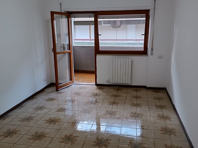 Trilocale in Affitto a Nettuno, zona CENTRO, 600€, 60 m²