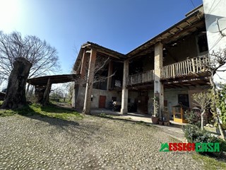 Casale in Vendita a Casirate d'Adda, 60'000€, 342 m²