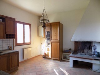 Casa Indipendente in Vendita a Vinci, zona San Pantaleo, 180'000€, 119 m², con Box