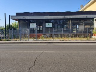 Immobile commerciale in Affitto a Fucecchio, 1'400&euro;, 195 m²