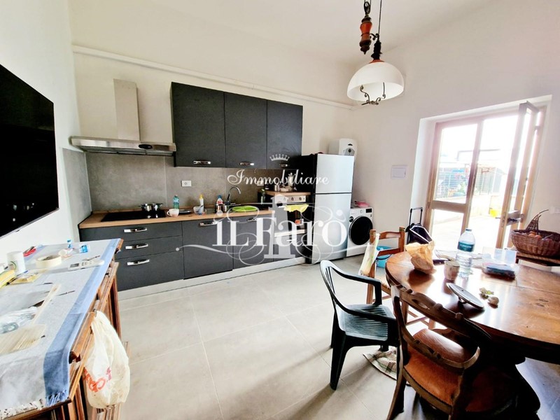 Casa Indipendente in Vendita a Signa, 420'000€, 160 m²