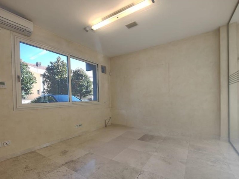 Ufficio in Vendita a Fucecchio, 140'000€, 160 m²