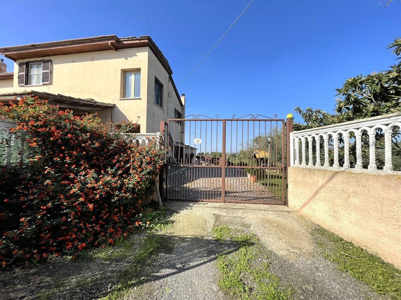 Casa Indipendente in Vendita a Cerveteri, 255'000€, 130 m²