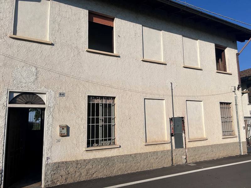 Casale in Vendita a Alagna, 37'000€, 128 m²