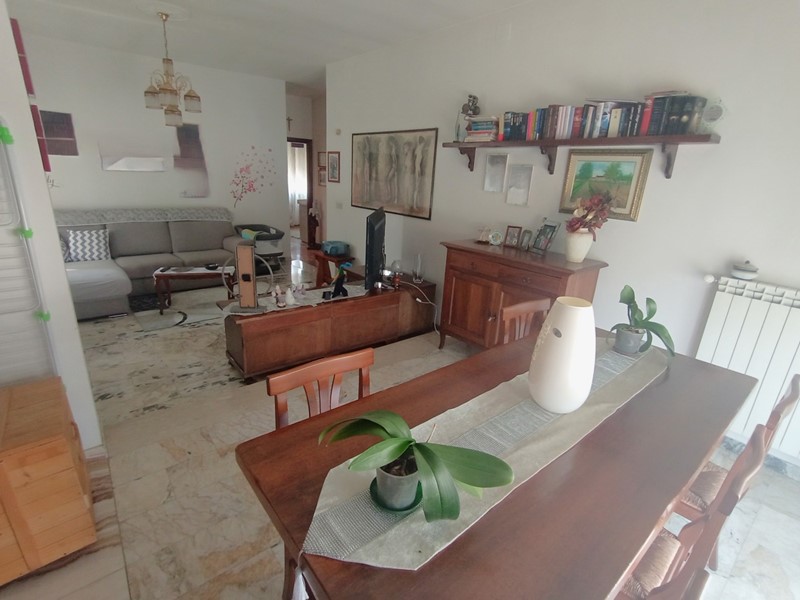 Villa bifamiliare in Vendita a Cavarzere, 250'000€, 245 m²