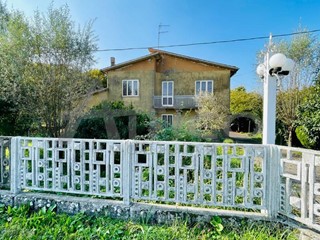 Casa Indipendente in Vendita a Rovigo, 150'000€, 150 m², con Box