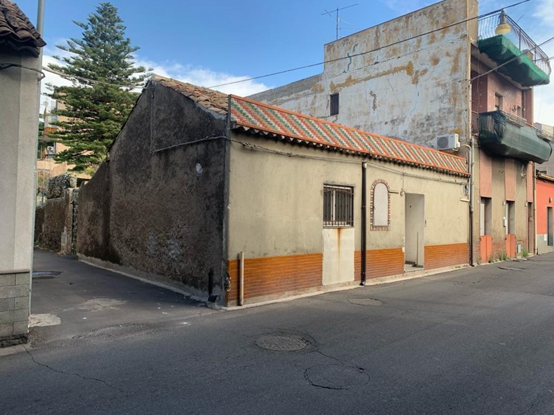 Casa Indipendente in Vendita a Tremestieri Etneo, 109'000€, 70 m²