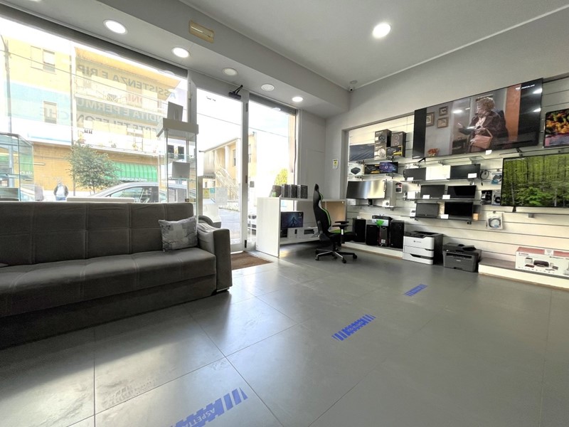 Immobile commerciale in Vendita a Catanzaro, zona Catanzaro Lido, 155'000&euro;, 80 m²