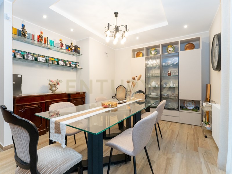 Appartamento in Vendita a Acireale, 189'000€, 140 m², con Box