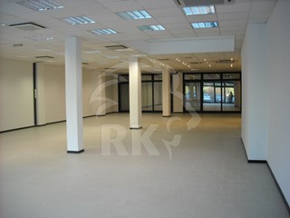 Capannone in Affitto a Bologna, zona Bolognina, 3'100€, 283 m²