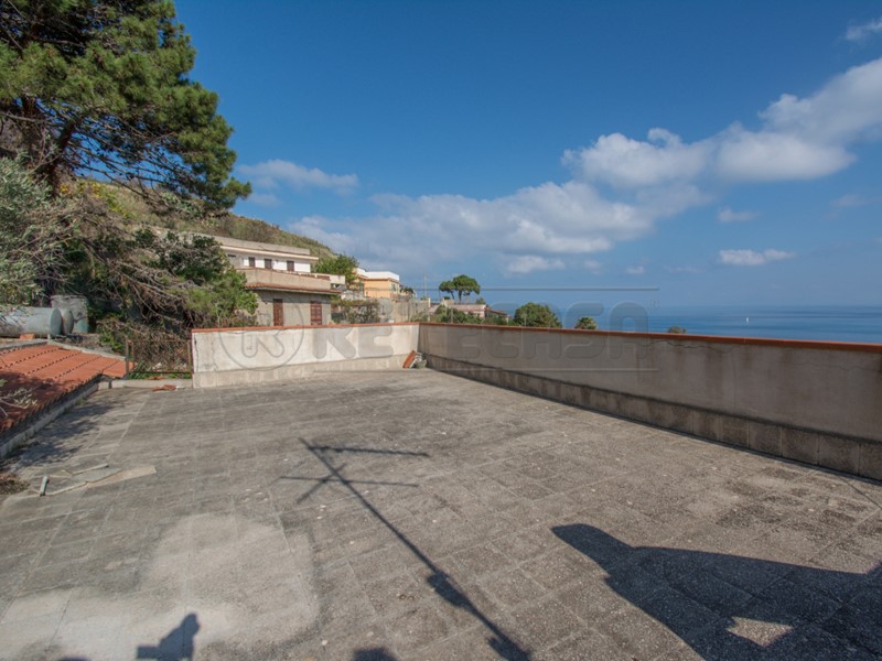 Casa Indipendente in Vendita a Messina, 120'000€, 150 m²