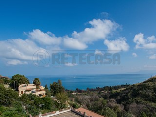 Casa Indipendente in Vendita a Messina, 120'000€, 150 m²