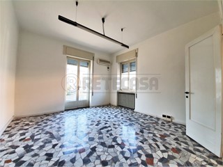 Ufficio in Affitto a Vicenza, 400€, 153 m²