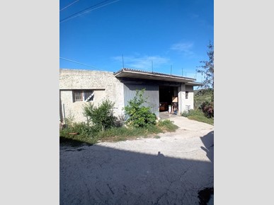Magazzino in Vendita a Miglianico, zona Periferia, 40'000€, 150 m²