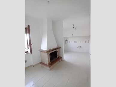 Appartamento in Vendita a Orsogna, zona Centro, 98'000€, 120 m²