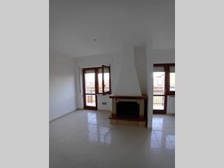 Appartamento in Vendita a Orsogna, zona Centro, 98'000€, 120 m²