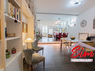 Appartamento in Vendita a Novara, zona Sant'Antonio, 265'000€, 245 m²