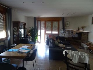 Quadrilocale in Vendita a San Giovanni in Marignano, 162'563€, 223 m²