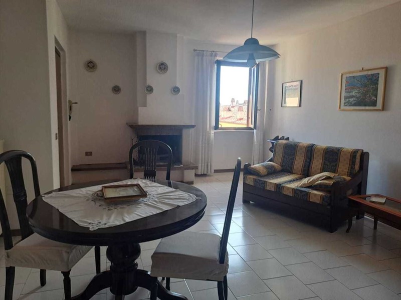 Appartamento in Vendita a Amelia, 83'000€, 97 m², arredato, con Box