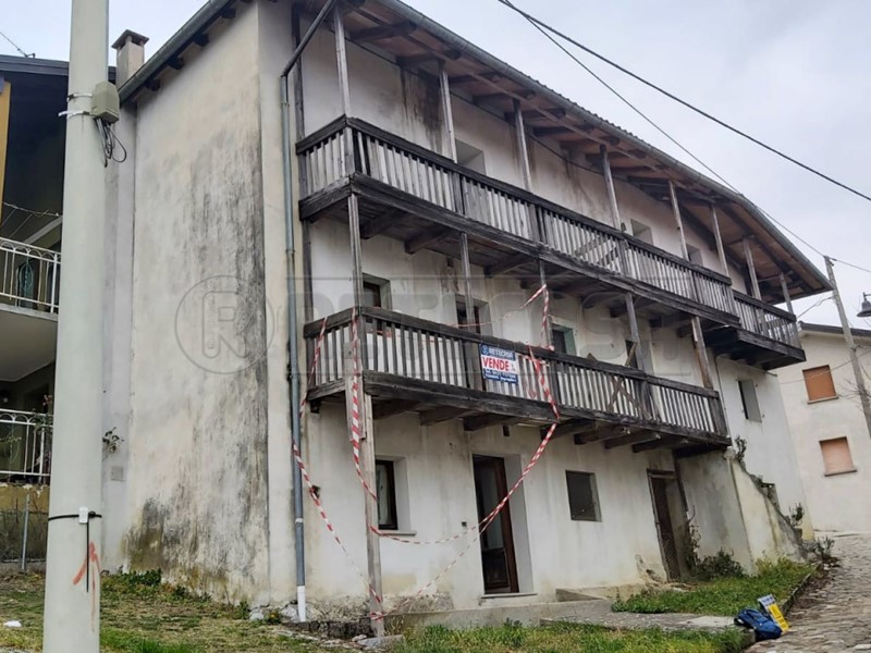 Trilocale in Vendita a Savogna, 15'000€, 58 m²