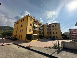 Trilocale in Vendita a Nocera Terinese, 65'000€, 72 m²