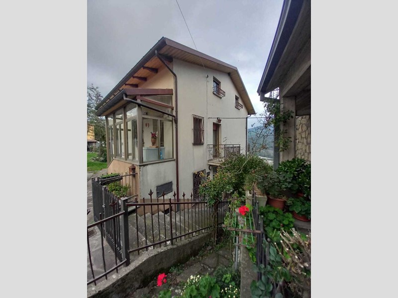 Casa Indipendente in Vendita a Badia Tedalda, 115'000€, 336 m², arredato