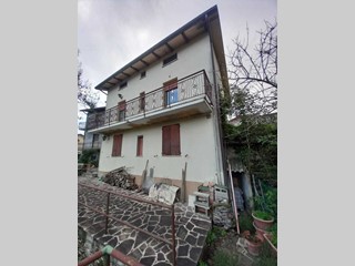 Casa Indipendente in Vendita a Badia Tedalda, 115'000€, 336 m², arredato