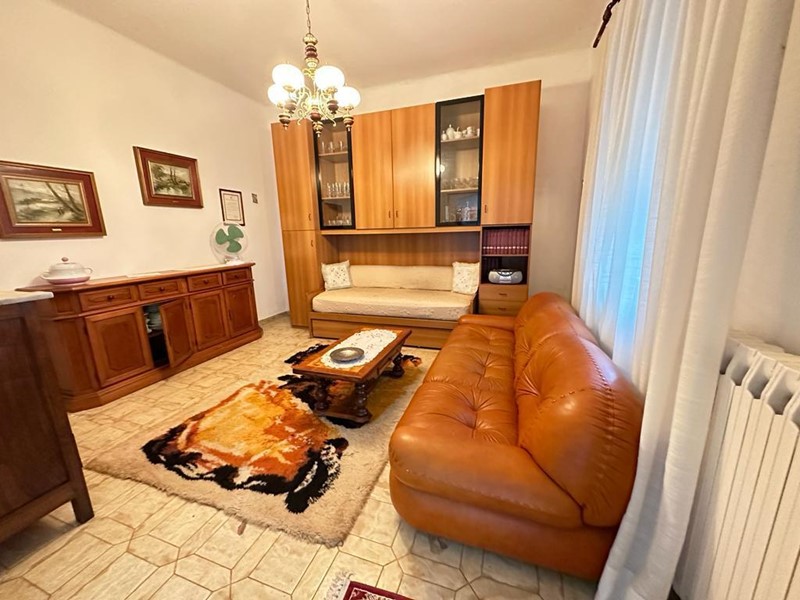 Casa Semi Indipendente in Vendita a Ameglia, zona Bocca Di Magra, 245'000€, 118 m²