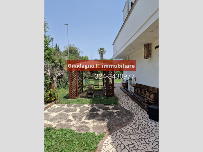 Casa Semi Indipendente in Vendita a Lecce, zona bellavista, 370'000&euro;, 400 m²