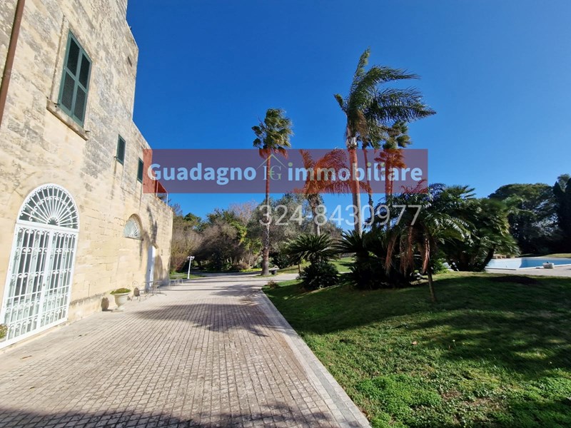 Villa in Vendita a Lecce, zona SAN CESARIO DI LECCE , 1'500'000&euro;, 400 m²