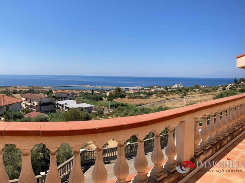 Casa Indipendente in Vendita a Montebello Jonico, 300 m²