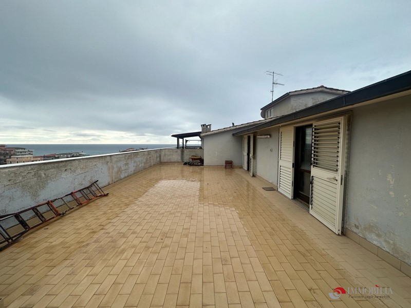 Attico in Vendita a Bova Marina, 160 m²