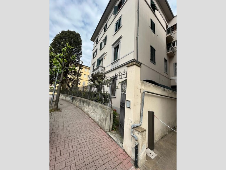 Quadrilocale in Vendita a Pontedera, 248'000€, 120 m²