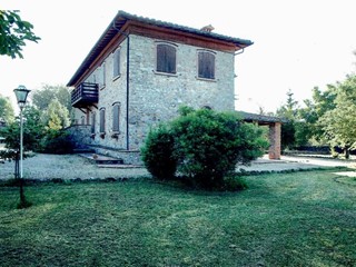 Casale in Vendita a Monticiano, 1'000'000€, 469 m², arredato, con Box