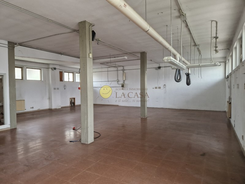 Capannone in Affitto a Figline e Incisa Valdarno, 1'100€, 160 m²