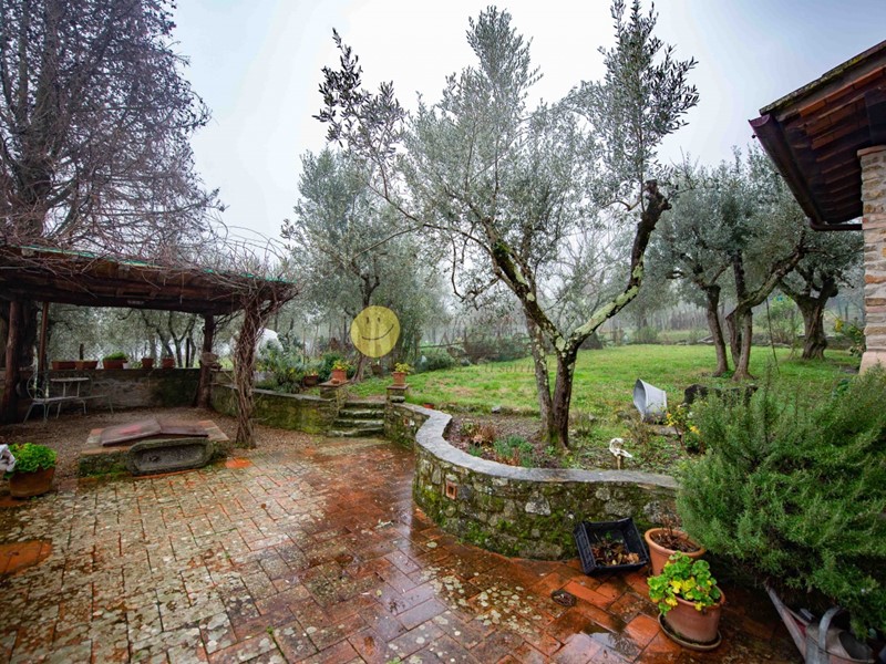 Casale in Vendita a Figline e Incisa Valdarno, zona Gaville, 520'000€, 220 m²
