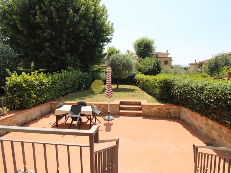 Casa Indipendente in Vendita a Castelfranco Piandiscò, zona Vaggio, 395'000€, 220 m²