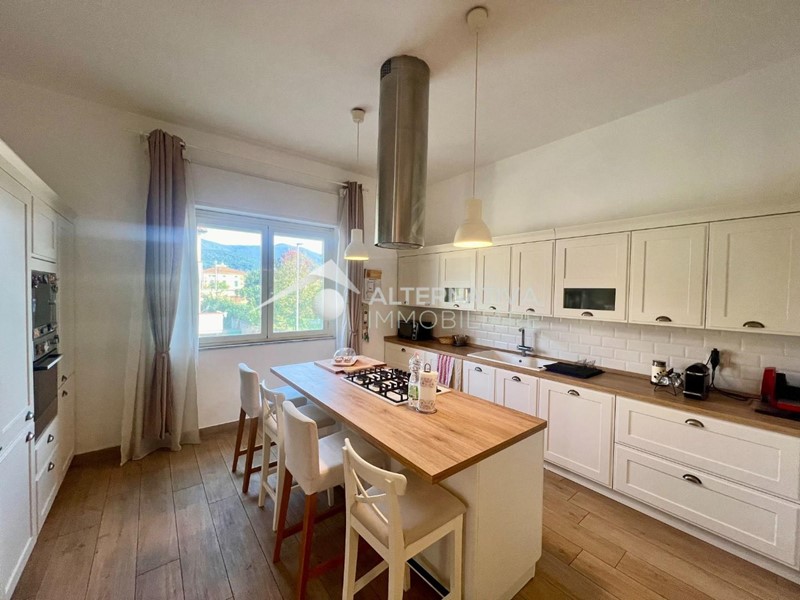 Appartamento in Vendita a Cascina, zona San Frediano a Settimo, 305'000€, 122 m², arredato