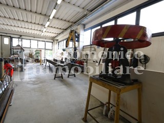 Capannone in Vendita a Calcinaia, 157'000€, 220 m²
