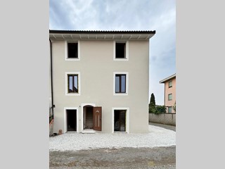 Quadrilocale in Vendita a Ponsacco, 175'000€, 95 m²