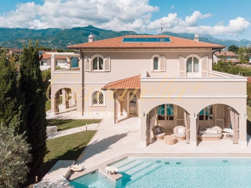 Villa in Affitto a Forte dei Marmi, zona Vittoria Apuana, 40'000€, 250 m², arredato